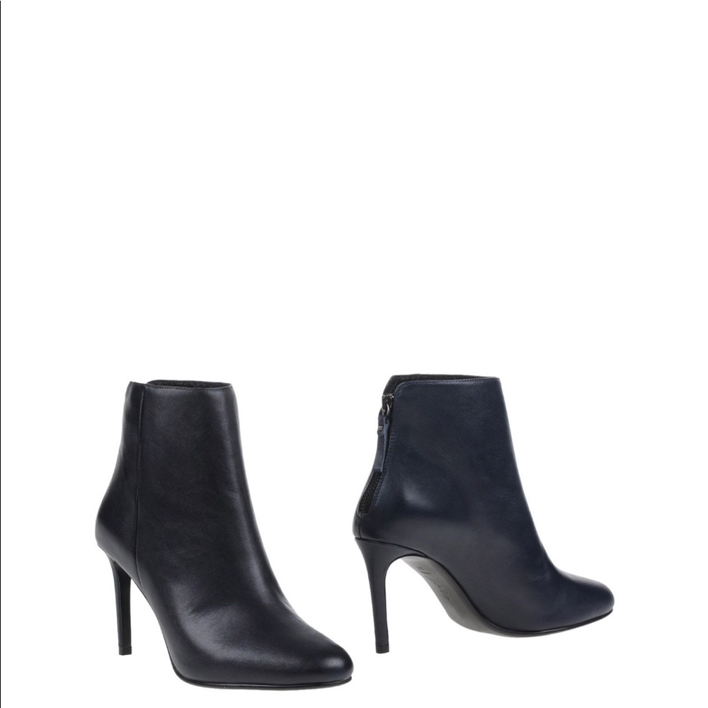 Lola Cruz Leather Ankle Boots dark blue size 8